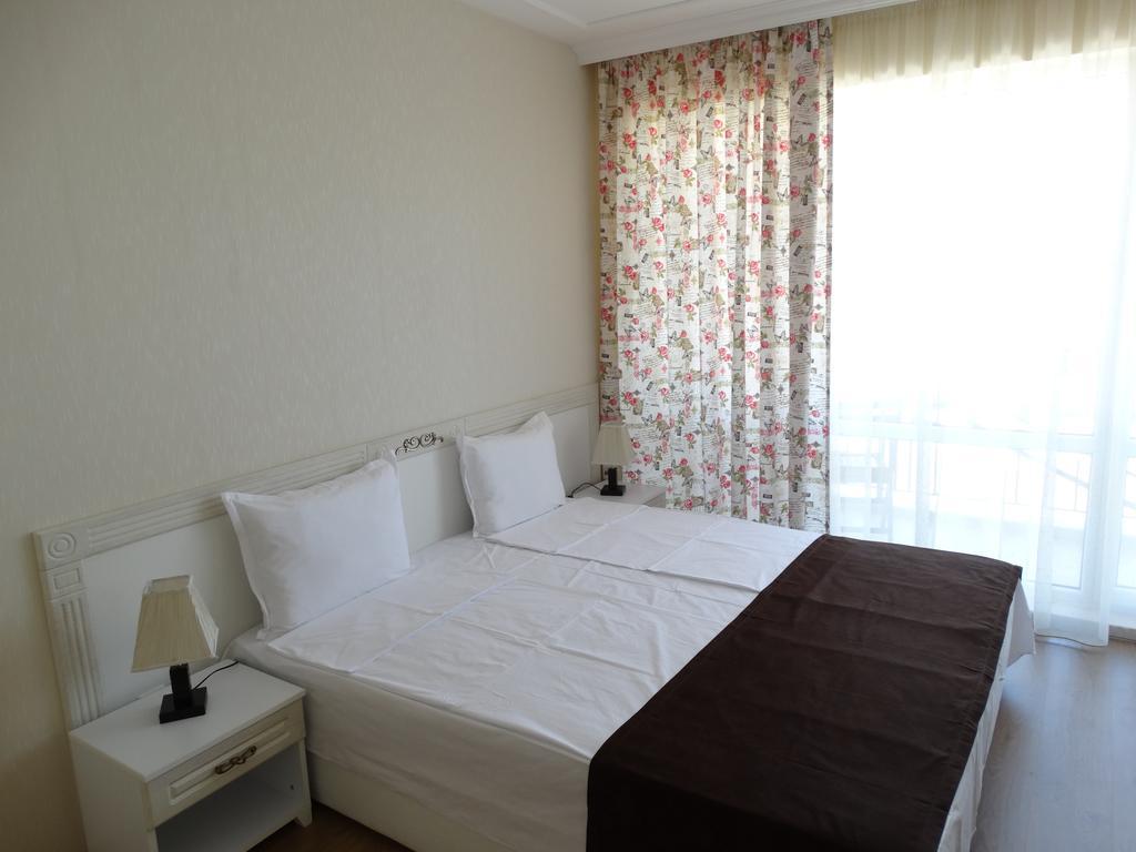 The Step Family Hotel Sunny Beach Quarto foto