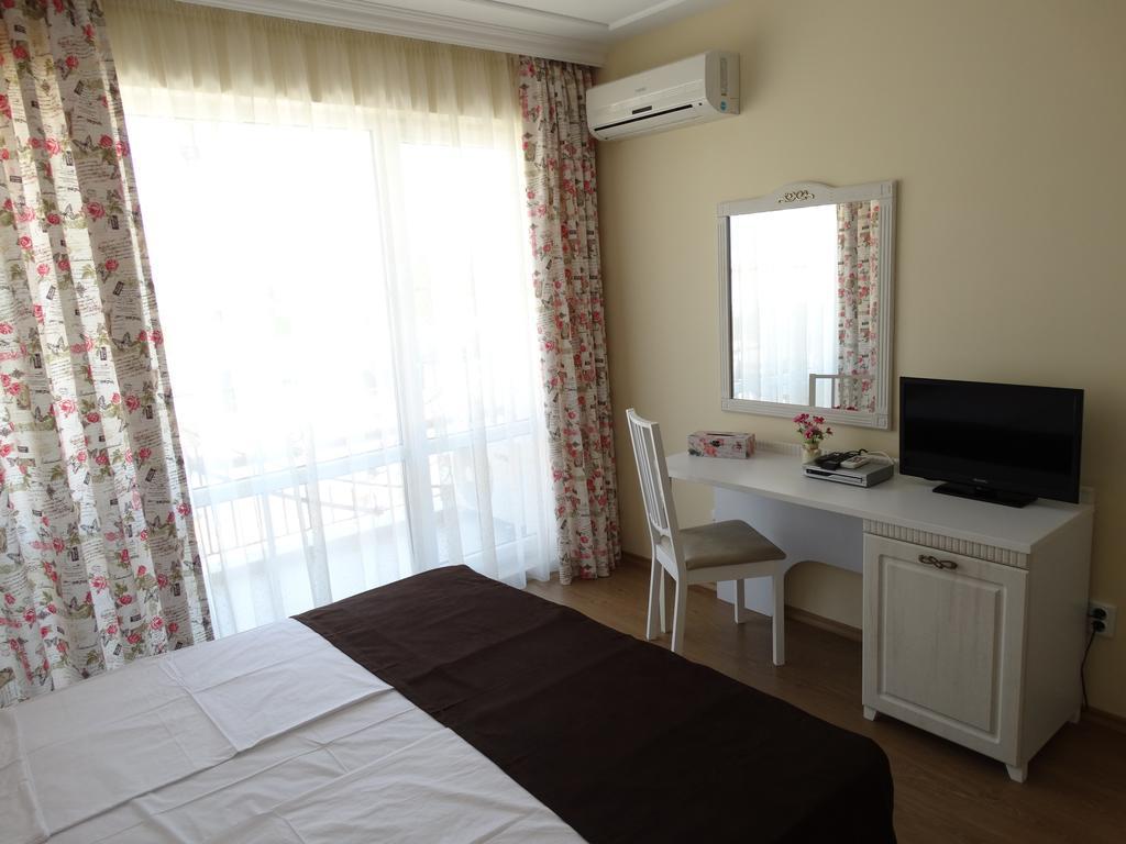 The Step Family Hotel Sunny Beach Quarto foto
